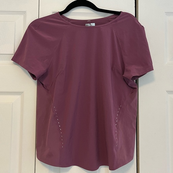 lululemon athletica Tops - Lululemon short sleeve t-shirt